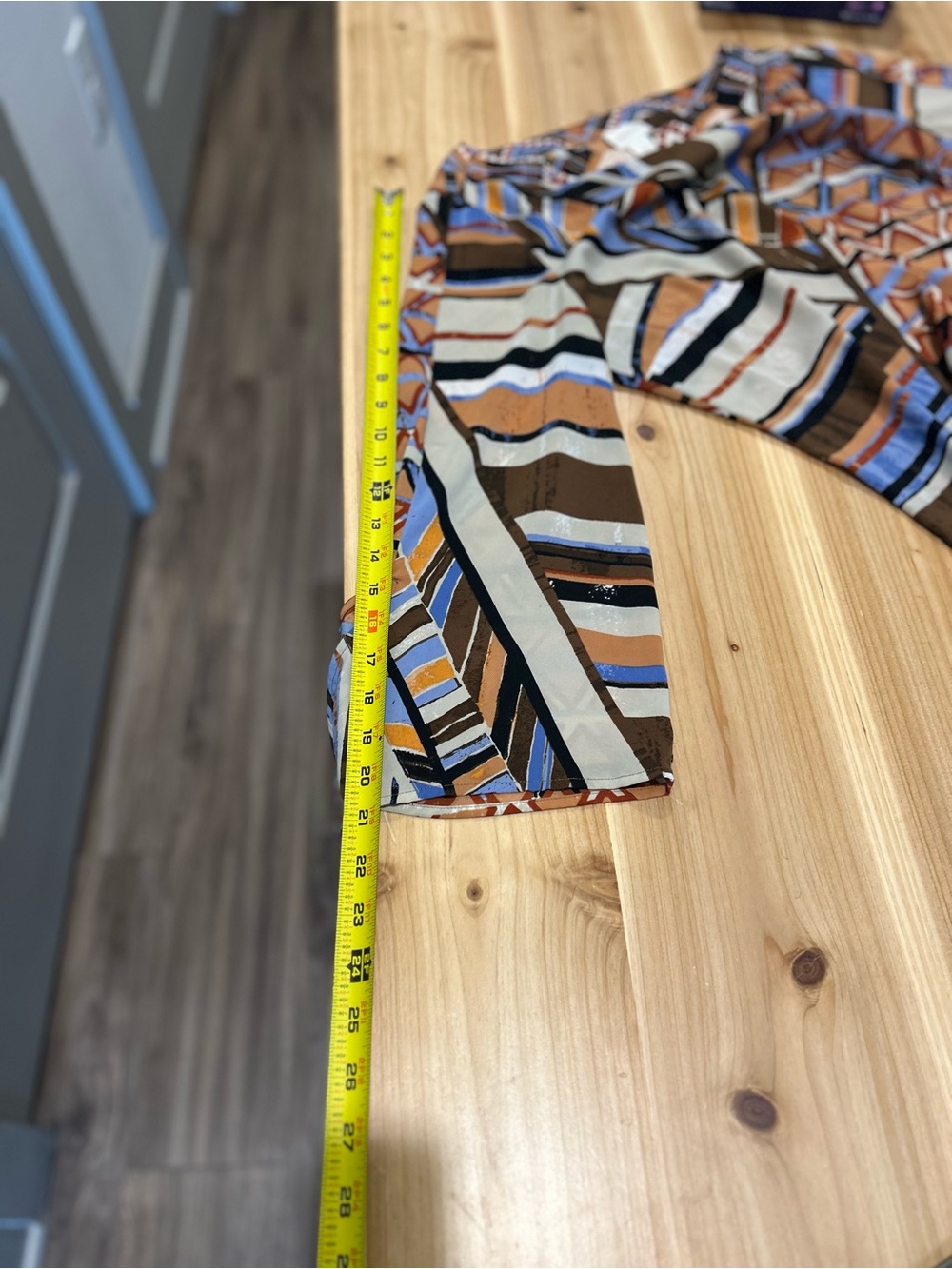 Chico's Geometric Print V-Back Blouse in Orange, Blue and Cream Size 1 - Picture 10 of 10